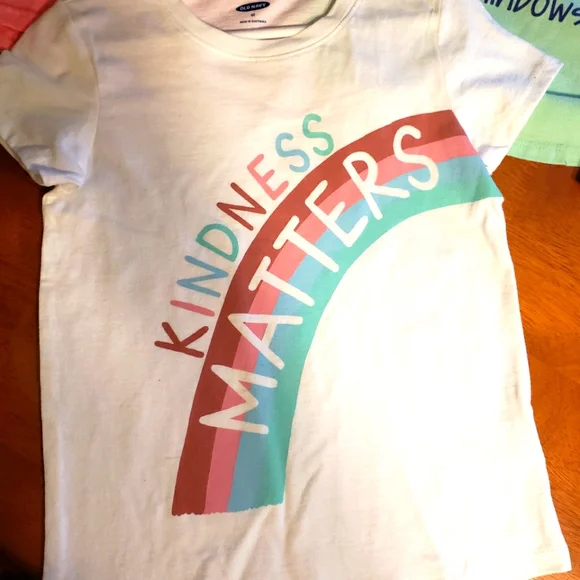 4 Children's t-shirts - Picture 2 of 6